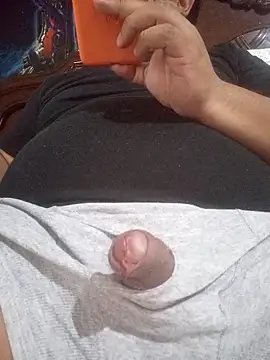 Snapshot of C4RL170S chatting on 04/13/26, 11:31 C4RL170S online show from 04/13/26, 11:31