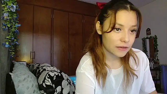 Snapshot of 3littleschoolteens chatting on 10/03/25, 07:59 3littleschoolteens online show from 10/03/25, 07:59