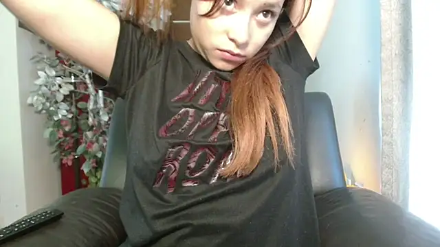 Snapshot of 3littleschoolteens chatting on 09/08/25, 04:06 3littleschoolteens online show from 09/08/25, 04:06