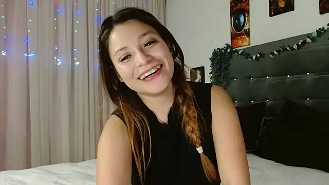 3littleschoolteens online show from 11/11/25, 07:47