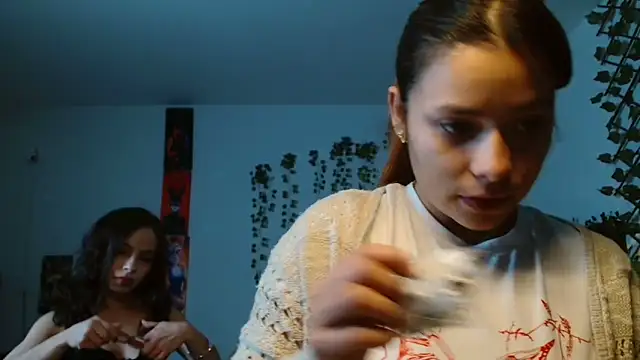 3littleschoolteens online show from 11/08/25, 09:18