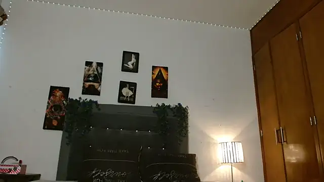 3littleschoolteens online show from 12/18/25, 08:23