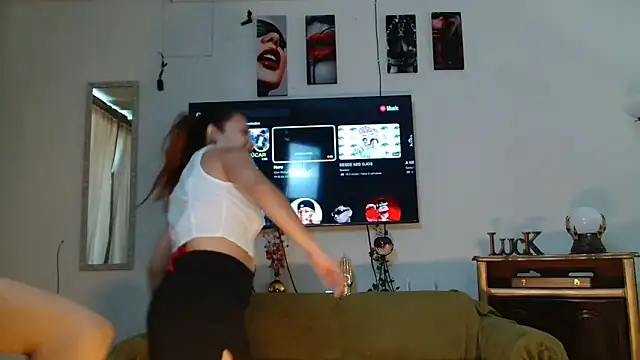 3littleschoolteens online show from 11/06/25, 06:01