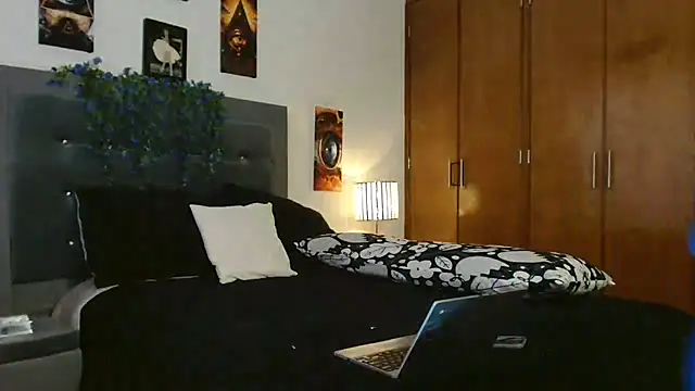 3littleschoolteens online show from 11/21/25, 07:13