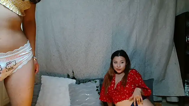 3littleschoolteens online show from 10/26/25, 07:53