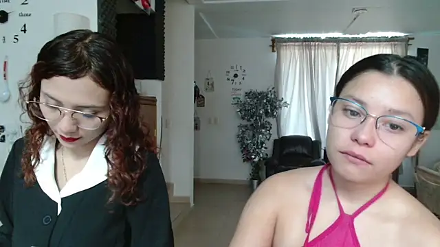 Snapshot of 3littleschoolteens chatting on 10/02/25, 05:38 3littleschoolteens online show from 10/02/25, 05:38