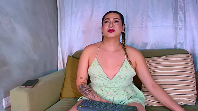 ISABELLASSMITH online show from 03/17/26, 04:15