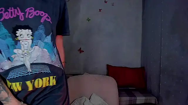 Snapshot of LickLizzy chatting on 02/21/26, 09:39 LickLizzy online show from 02/21/26, 09:39