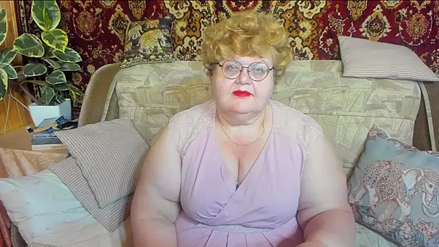 Snapshot of _big_love_ chatting on 10/08/25, 08:20  big love  online show from 10/08/25, 08:20