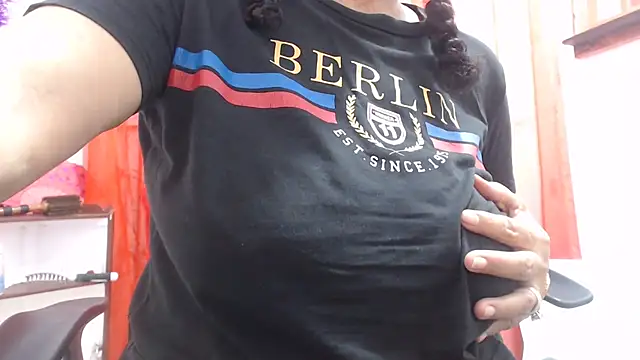 heyline milf online show from 02/24/26, 02:34