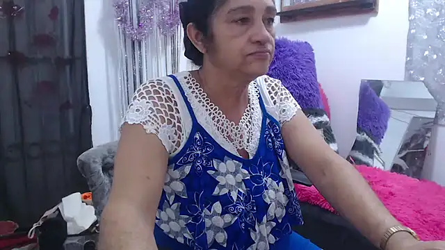 Snapshot of heyline_milf chatting on 02/18/25, 01:10 heyline milf online show from 02/18/25, 01:10