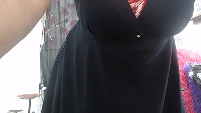 Snapshot of heyline_milf chatting on 03/13/25, 11:05 heyline milf online show from 03/13/25, 11:05