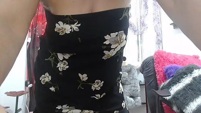 Snapshot of heyline_milf chatting on 03/17/25, 08:40 heyline milf online show from 03/17/25, 08:40