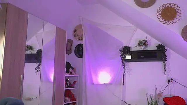 Amaliamour online show from 10/23/25, 04:11