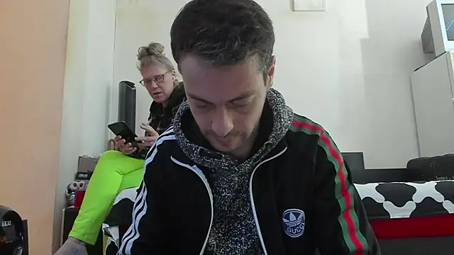 sweetheart loves online show from 04/18/26, 08:38