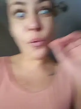 Keli Jessi online show from 12/15/25, 01:06