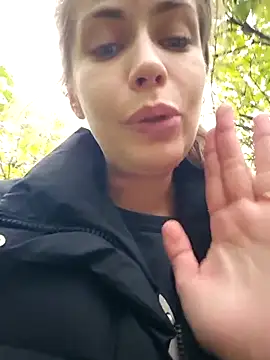 Keli Jessi online show from 10/24/25, 01:32