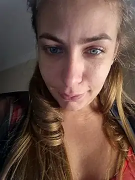 Keli Jessi online show from 10/28/25, 07:24