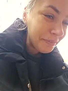 Keli Jessi online show from 10/09/25, 12:17