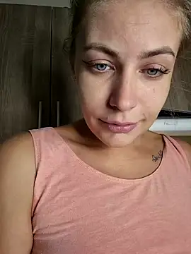 Keli Jessi online show from 10/19/25, 06:21