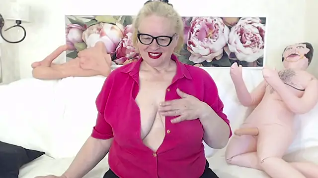 FlaviaSquirts online show from 05/03/26, 07:46