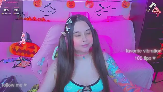 Snapshot of Lolisuccub chatting on 10/21/25, 06:29 Lolisuccub online show from 10/21/25, 06:29