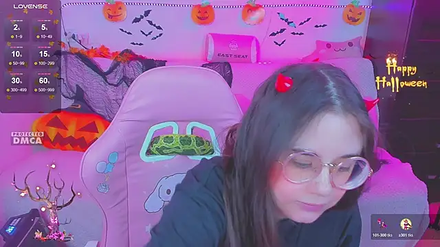 Snapshot of Lolisuccub chatting on 10/28/25, 07:13 Lolisuccub online show from 10/28/25, 07:13