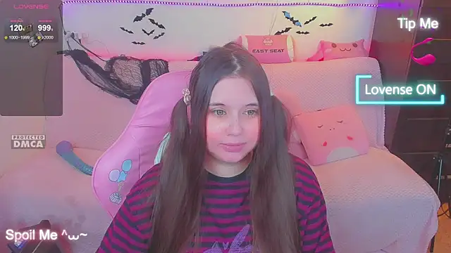 Snapshot of Lolisuccub chatting on 12/05/25, 05:44 Lolisuccub online show from 12/05/25, 05:44