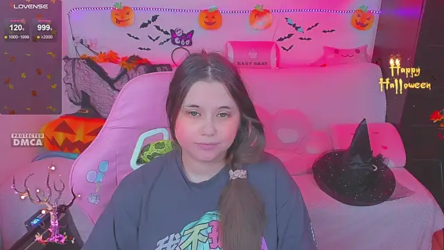 Snapshot of Lolisuccub chatting on 11/19/25, 03:56 Lolisuccub online show from 11/19/25, 03:56