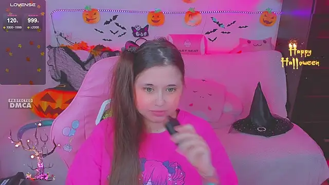 Snapshot of Lolisuccub chatting on 11/21/25, 05:01 Lolisuccub online show from 11/21/25, 05:01