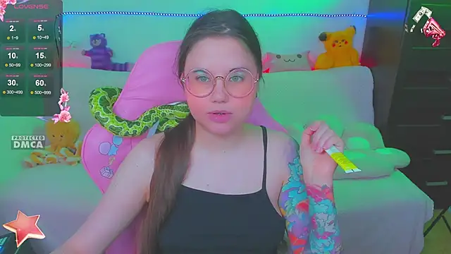 Snapshot of Lolisuccub chatting on 03/12/25, 04:13 Lolisuccub online show from 03/12/25, 04:13