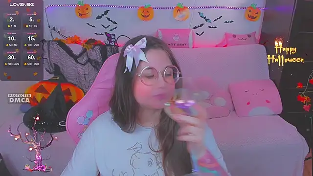 Snapshot of Lolisuccub chatting on 11/26/25, 04:51 Lolisuccub online show from 11/26/25, 04:51