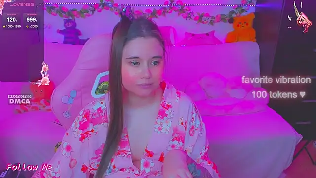 Snapshot of Lolisuccub chatting on 03/18/25, 09:32 Lolisuccub online show from 03/18/25, 09:32