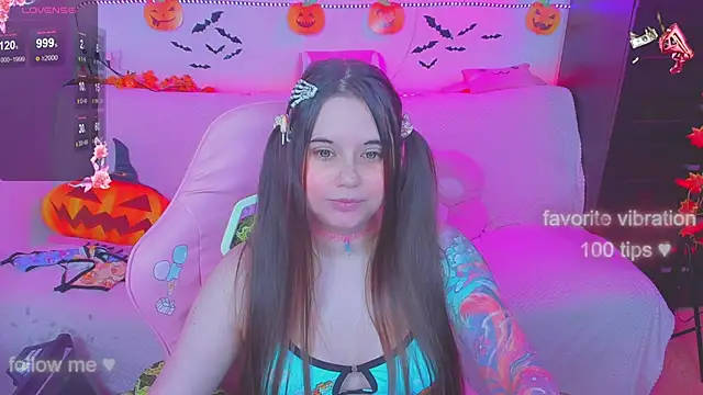 Snapshot of Lolisuccub chatting on 10/22/25, 03:00 Lolisuccub online show from 10/22/25, 03:00