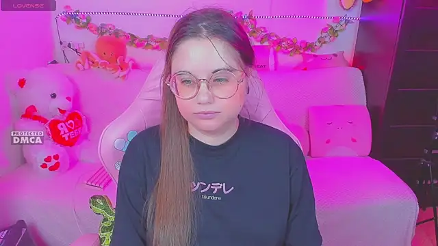 Snapshot of Lolisuccub chatting on 09/19/25, 06:01 Lolisuccub online show from 09/19/25, 06:01