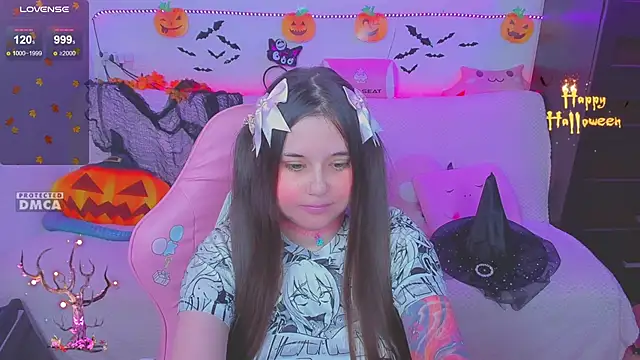 Snapshot of Lolisuccub chatting on 11/27/25, 02:28 Lolisuccub online show from 11/27/25, 02:28