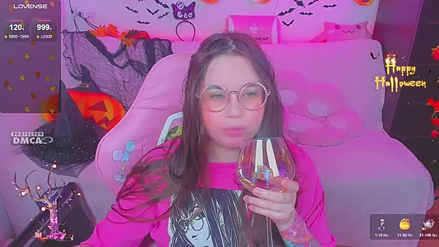 Snapshot of Lolisuccub chatting on 12/02/25, 05:36 Lolisuccub online show from 12/02/25, 05:36