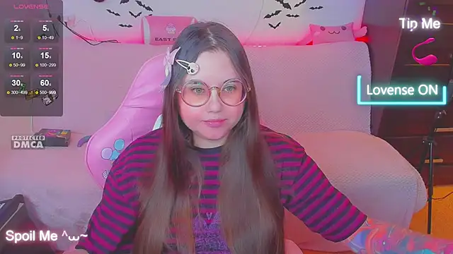 Snapshot of Lolisuccub chatting on 12/18/25, 05:39 Lolisuccub online show from 12/18/25, 05:39