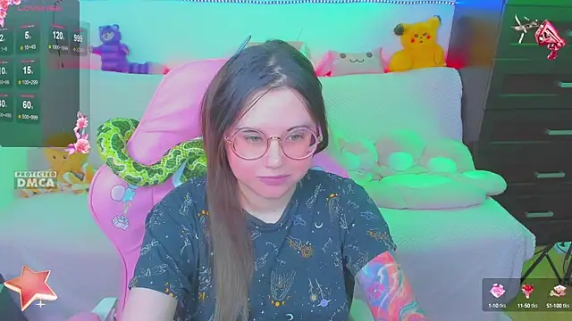 Snapshot of Lolisuccub chatting on 03/12/25, 10:17 Lolisuccub online show from 03/12/25, 10:17