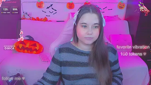 Snapshot of Lolisuccub chatting on 10/13/25, 06:42 Lolisuccub online show from 10/13/25, 06:42