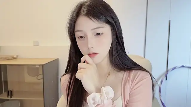 Snapshot of HaagenDazs_ chatting on 05/07/26, 05:11 HaagenDazs online show from 05/07/26, 05:11