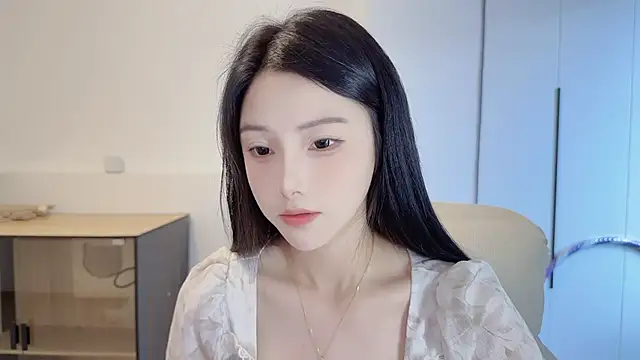 Snapshot of HaagenDazs_ chatting on 05/08/26, 05:22 HaagenDazs online show from 05/08/26, 05:22