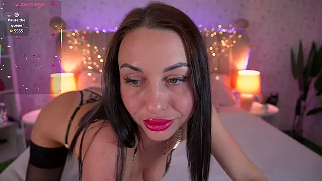 KristiiMax online show from 11/01/25, 03:39