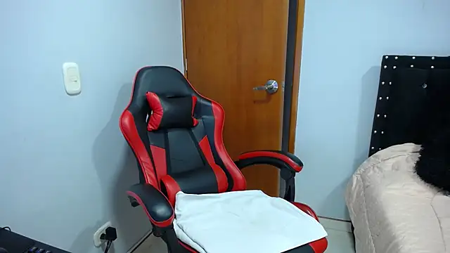 Ursulawhite69 online show from 04/12/26, 02:04