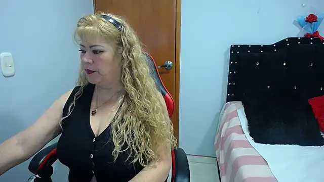 Ursulawhite69 online show from 02/27/26, 12:22