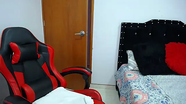 Ursulawhite69 online show from 10/21/25, 05:12