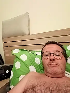 Snapshot of mike9473 chatting on 09/27/25, 09:43 mike9473 online show from 09/27/25, 09:43