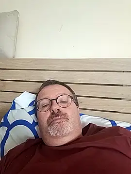Snapshot of mike9473 chatting on 09/14/25, 01:33 mike9473 online show from 09/14/25, 01:33