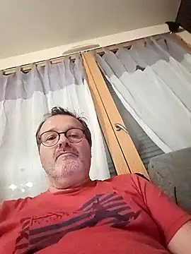 Snapshot of mike9473 chatting on 10/09/25, 05:24 mike9473 online show from 10/09/25, 05:24