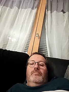 Snapshot of mike9473 chatting on 10/11/25, 08:54 mike9473 online show from 10/11/25, 08:54